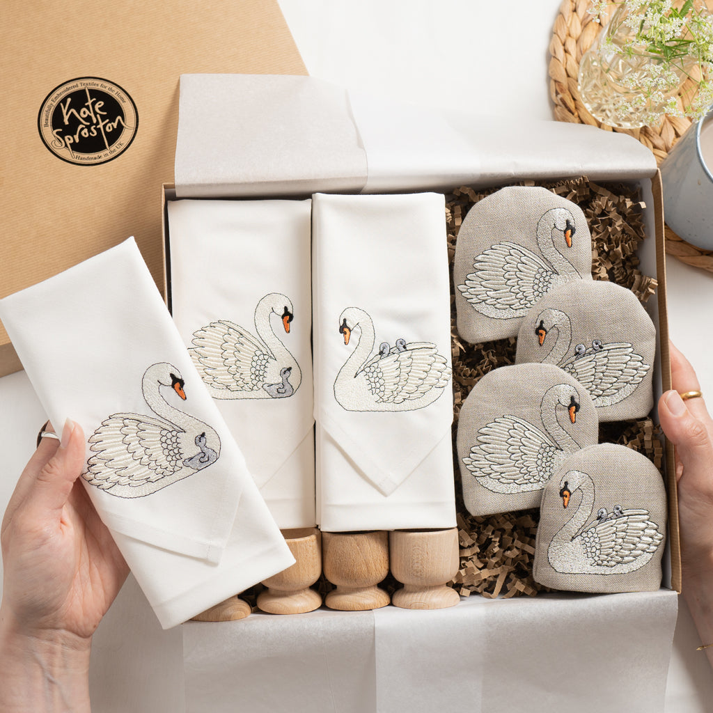 Luxury Embroidered Swan Tableware Gift Set